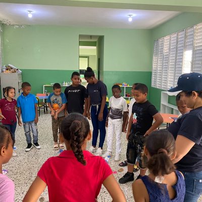 Taller de educación artística en Baní