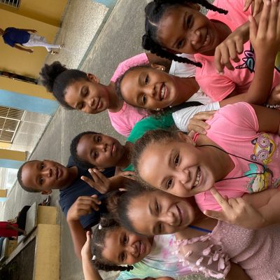 Taller de educación artística en Baní